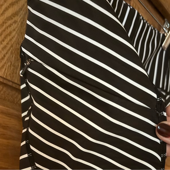 Womens Athleta 7/8 Leggings - Picture 2 of 3